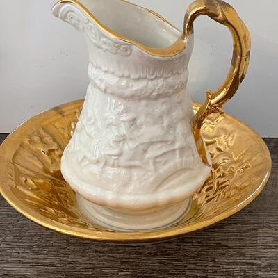 Collection of Gold Trimmed DÃ©cor