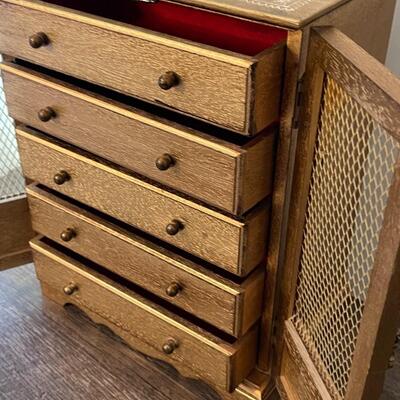 Vintage Musical Jewelry Box