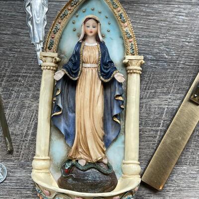 Collection of Religious DÃ©cor