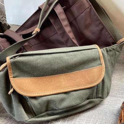 Lot of Fall-colored handbags