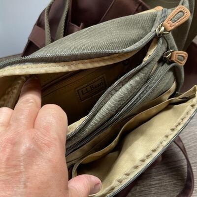 Lot of Fall-colored handbags