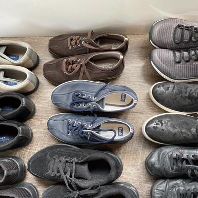 Lot of Women's Size 7 - Dark Sneakers