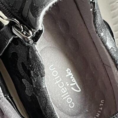 Lot of Women's Size 7 - Dark Sneakers