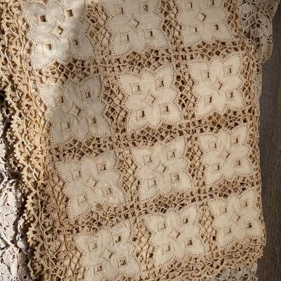 Lot of Vintage Linens