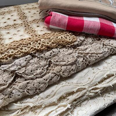 Lot of Vintage Linens