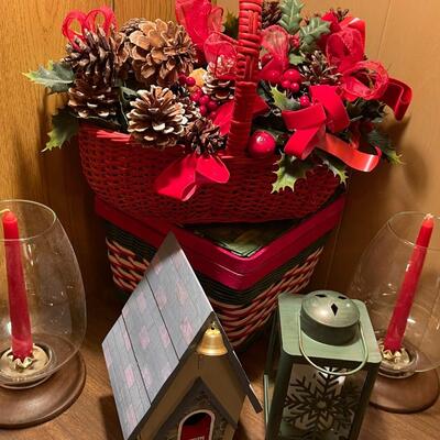 Lot of Winter/Holiday DÃ©cor