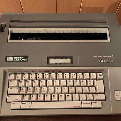 Smith Corona SD 650 Daisy Wheel Typewriter