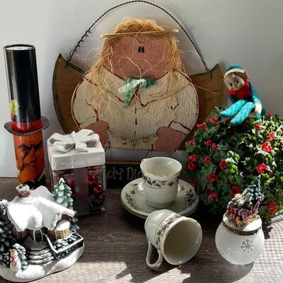 Vintage Elf and Holiday DÃ©cor