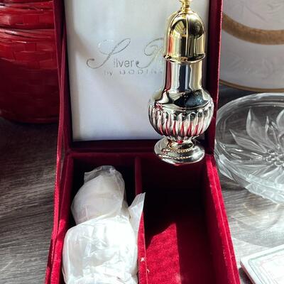 Holiday DÃ©cor with Silverplate Salt and Pepper