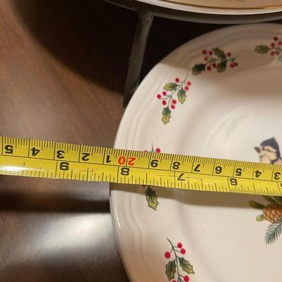 Holiday Plates with Plate Stand