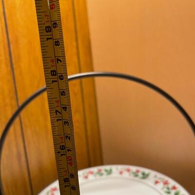 Holiday Plates with Plate Stand