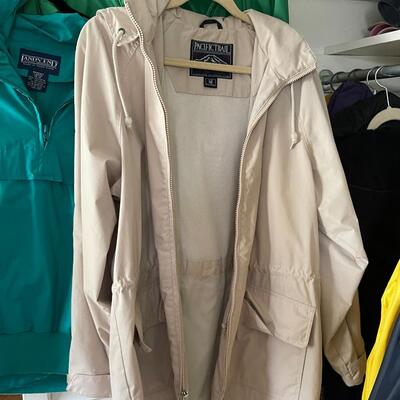 Lot of 6 Windbreakers
