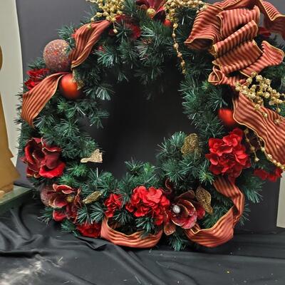 Very large Wreath in red accent colors