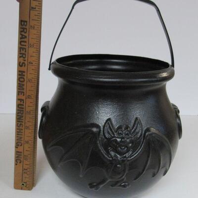 Neat Halloween Blowmold Cauldron Bucket, Bats