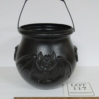 Neat Halloween Blowmold Cauldron Bucket, Bats