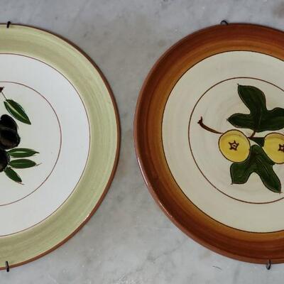 Lot 25: (2) Stangl Pottery Plates on Hangers