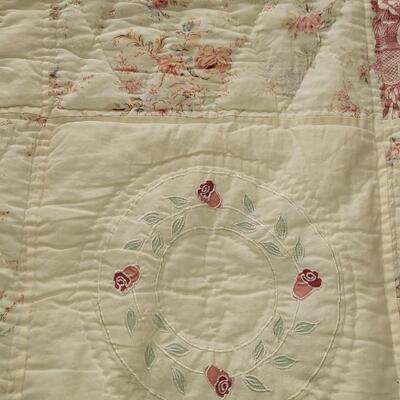 Lot 29: Pink & White Contemporary Full Quilt