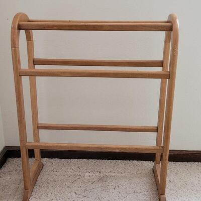 Lot 39: Wood Quilt Stand