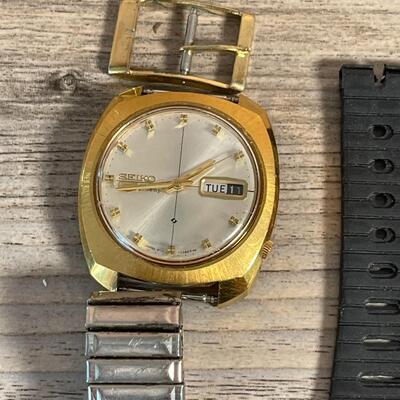 Jewelry Lot J16