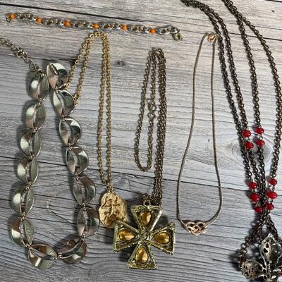 Jewelry Lot J18