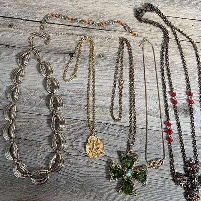 Jewelry Lot J18