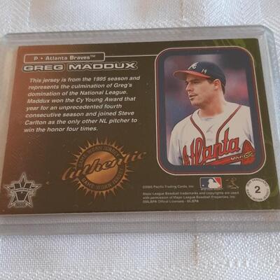 2000 GREG MADDUX AUTHENTIC JERSEY CARD
