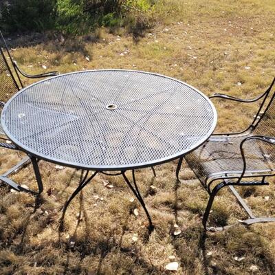 Lot 63: Vintage Metap Wrought Iron Table and Chair Set