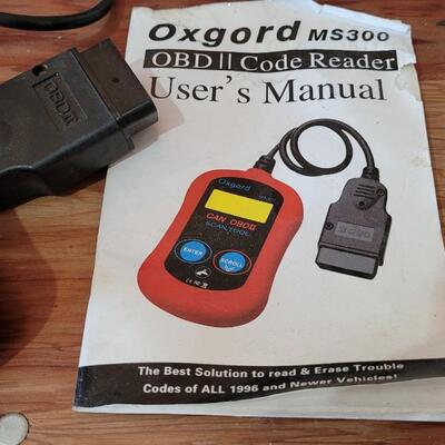 Lot 81: OXGORD MS300 OBII Code Reader Tool (Diagnose Check Engine Codes)