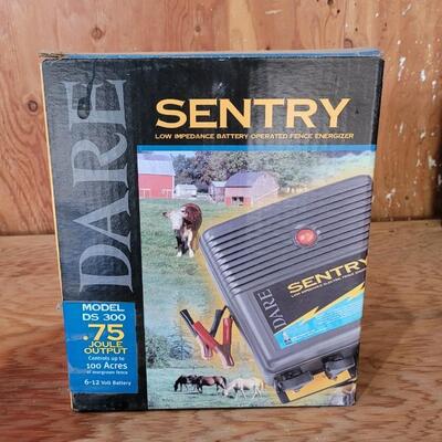 Lot 91: New 100 Acre SENTRY Model DS300 Electric Fence Animal Deterrent 75 JOULES