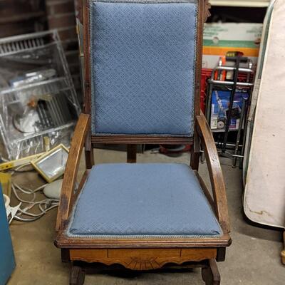 Antique Rocker in Great Condition