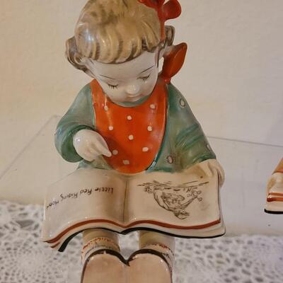 Lot 115: Vintage Porcelain Children Reading Fairy Tales made in Occupied Japan