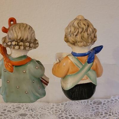 Lot 115: Vintage Porcelain Children Reading Fairy Tales made in Occupied Japan