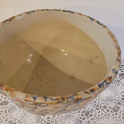 Lot 118: Vintage Redwing Stoneware Spongeware Mixing Bowl