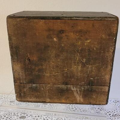 Lot 128: Antique Primitive Box with Handle