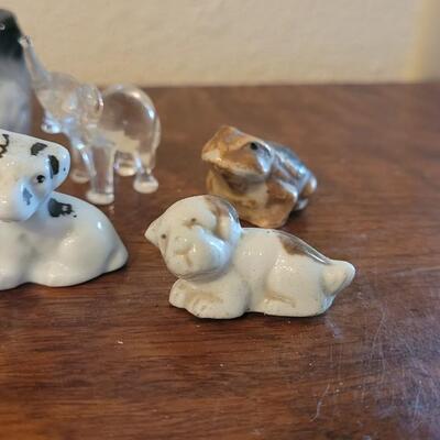 Lot 131: Miniature Animals - Dogs, Frog & Glass Elephant