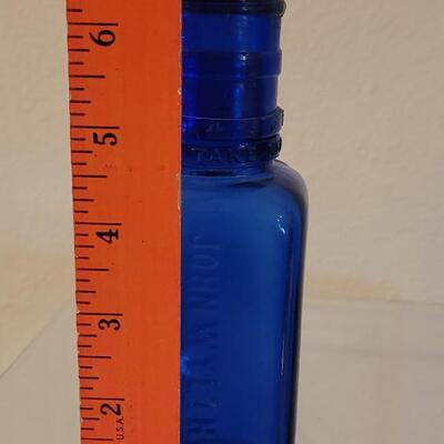Lot 146: c. 1915 John Wyeth & Bro. Cobalt Blue Medicine Bottle with Dose Cap