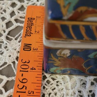 Lot 152: Vintage Neiman Marcus Porcelain Box