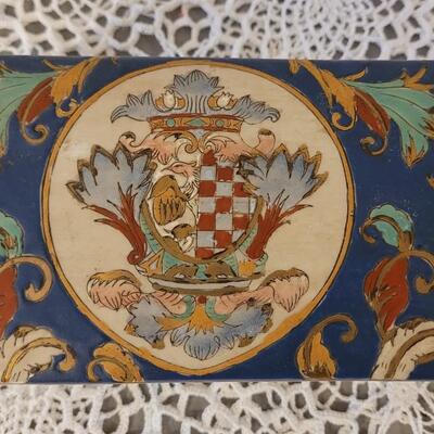 Lot 152: Vintage Neiman Marcus Porcelain Box