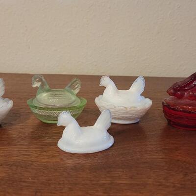 Lot 156: Vintage Miniature Covered Hen Dishes and 1 Rabbit Covered Dish