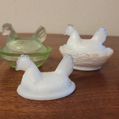 Lot 156: Vintage Miniature Covered Hen Dishes and 1 Rabbit Covered Dish