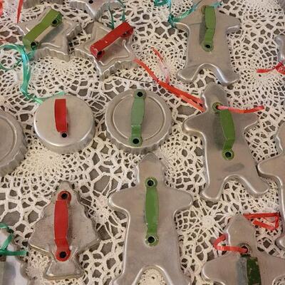 Lot 169: (29) Vintage Cookie Cutters used as Christmas Ornaments