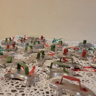 Lot 169: (29) Vintage Cookie Cutters used as Christmas Ornaments