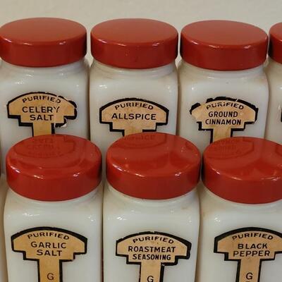 Lot 170: Vintage Griffith's Spice Rack