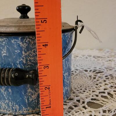 Lot 179: Antique Robbins Egg Blue & White Splatter Enamelware Pie Plate with Stand and Covered Pot with Wood Handle