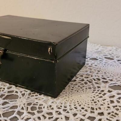 Lot 182: Antique Victorian Traveling Tin Spice Box Set
