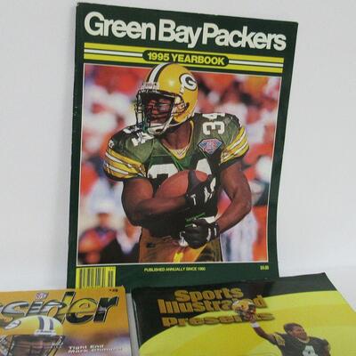 3 Green Bay Packers Related Magazines, 1995 Yearbook, 1998 Insider, 1996 sports Ill