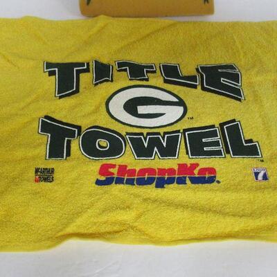 Older Packers Collectibles: Foam Hand, Plastic Glasses, Towel