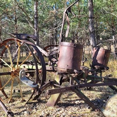 Lot 184: Antique Farm Tractor Dual Seed Broadcaster