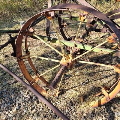 Lot 184: Antique Farm Tractor Dual Seed Broadcaster