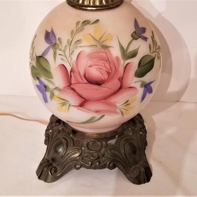 Lot #257  Vintage Gone With the Wind lamp - hand painted